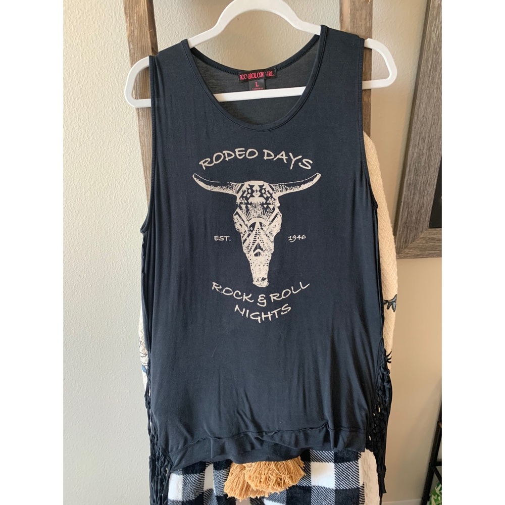 Boutique muscle tank